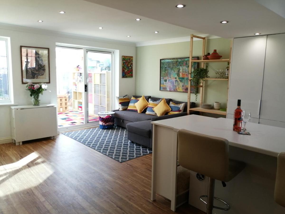 Spacious Townhouse With Sea Views Near Cardiff Barry Exterior photo